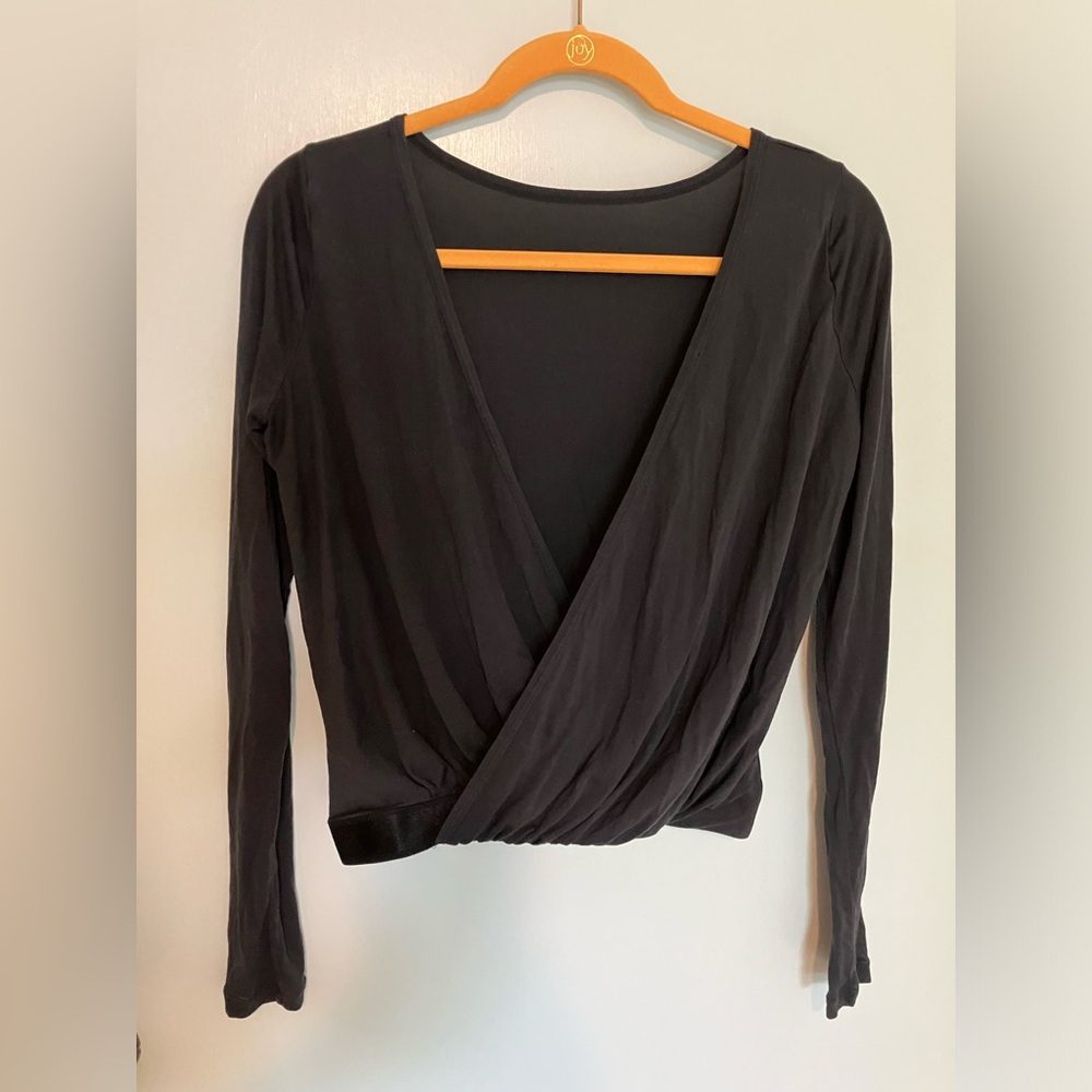 Nike Black Long Sleeve Wrap-Style Tee Small
